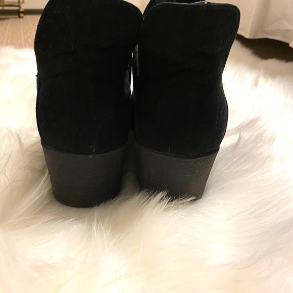 Faux suede black ankle booties - Picture 4 of 8